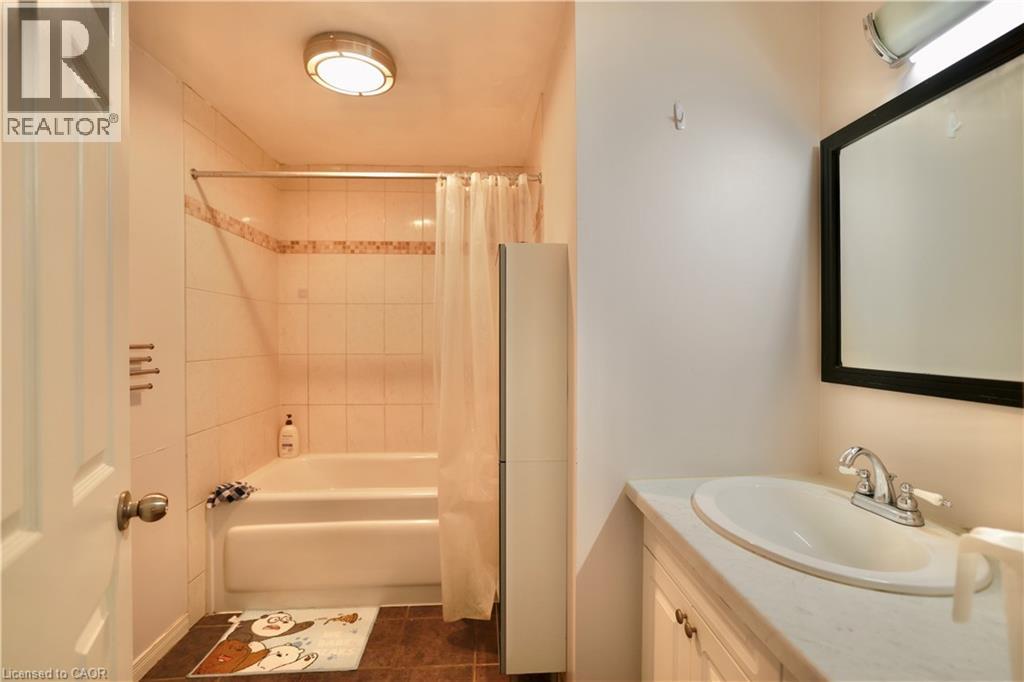 104 Woodbend Crescent, Waterloo, Ontario  N2T 1G9 - Photo 27 - 40771851