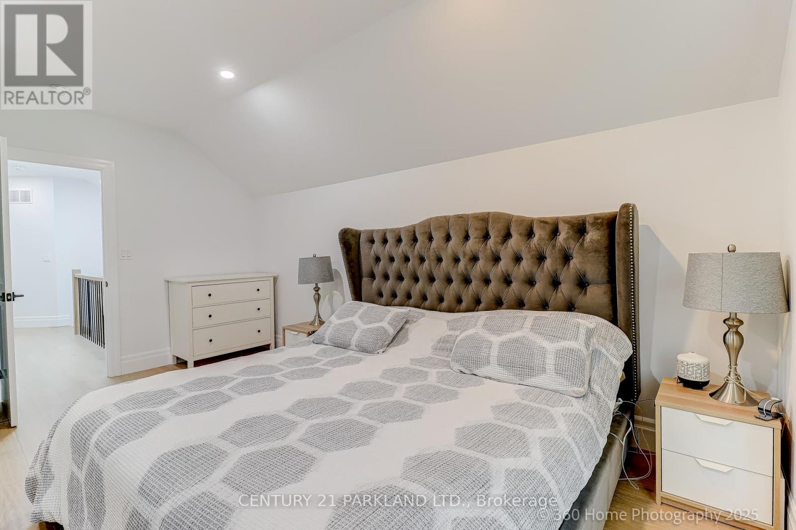30 Glen Echo Road, Toronto, Ontario  M4N 2E1 - Photo 16 - C12416087