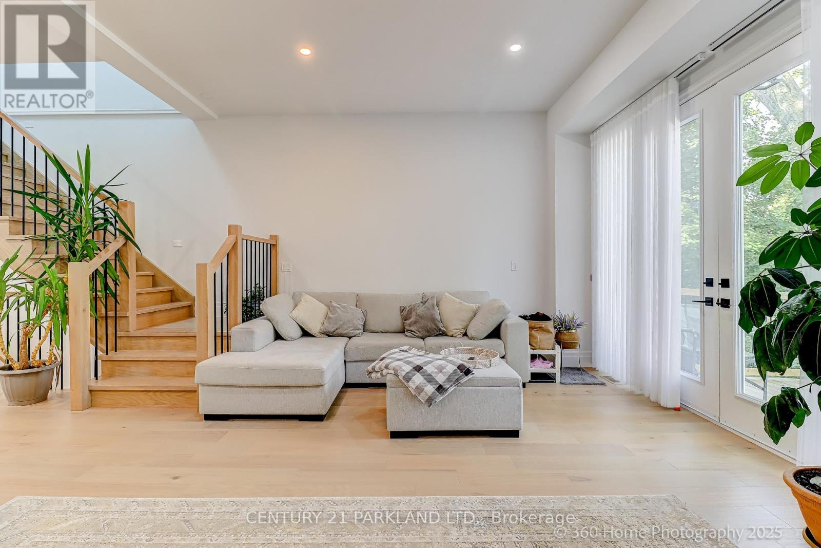 30 Glen Echo Road, Toronto, Ontario  M4N 2E1 - Photo 9 - C12416087