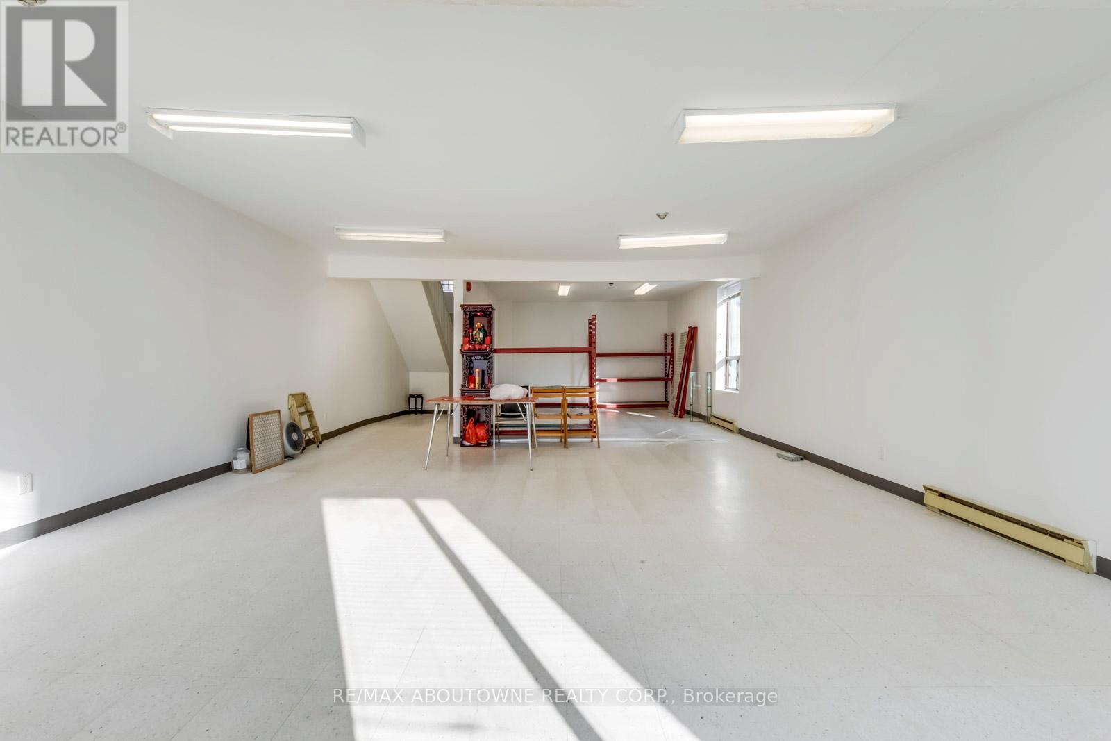 2-3 Fl - 454 Dundas Street W, Toronto, Ontario  M5T 1G9 - Photo 14 - C12416090