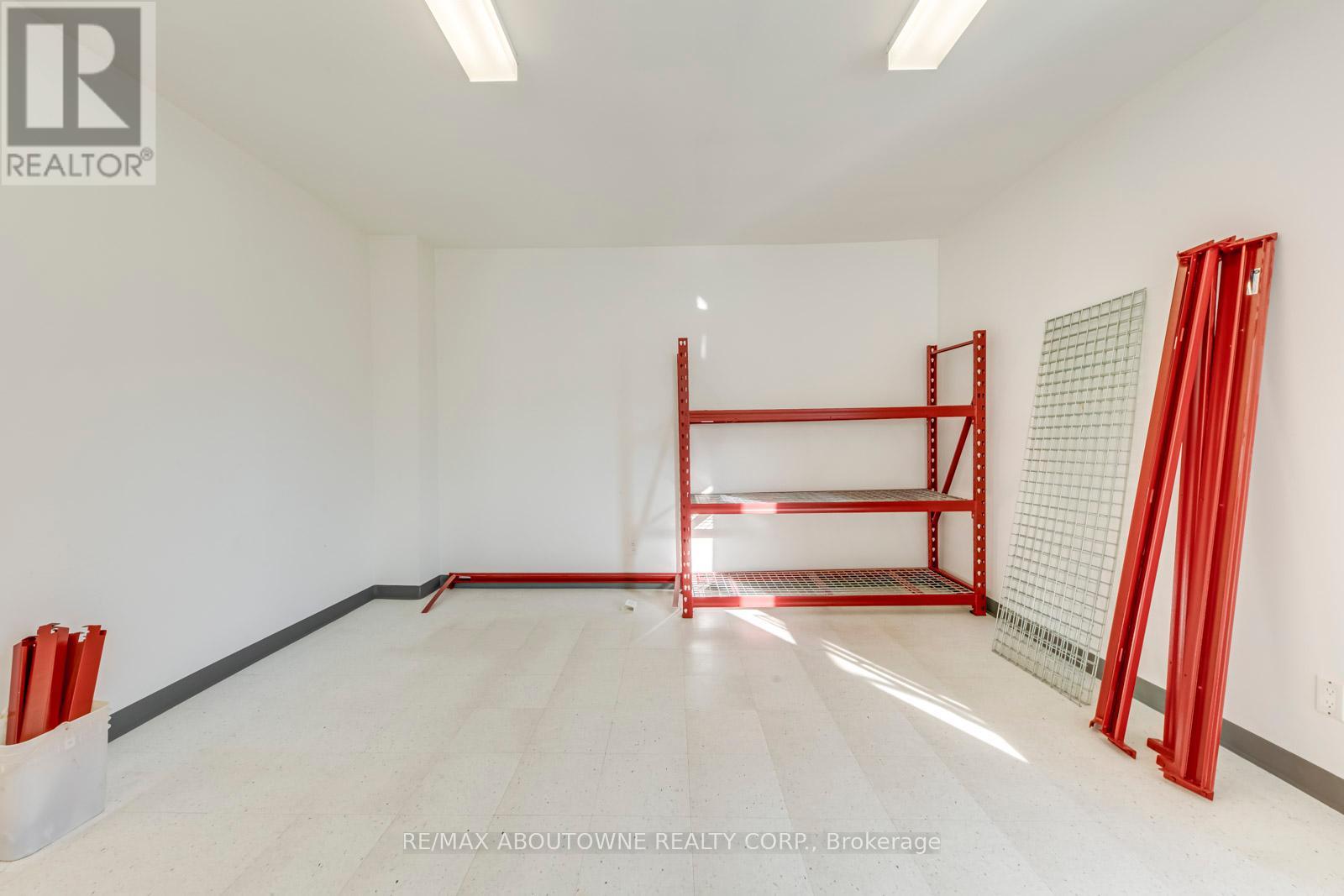 2-3 Fl - 454 Dundas Street W, Toronto, Ontario  M5T 1G9 - Photo 18 - C12416090