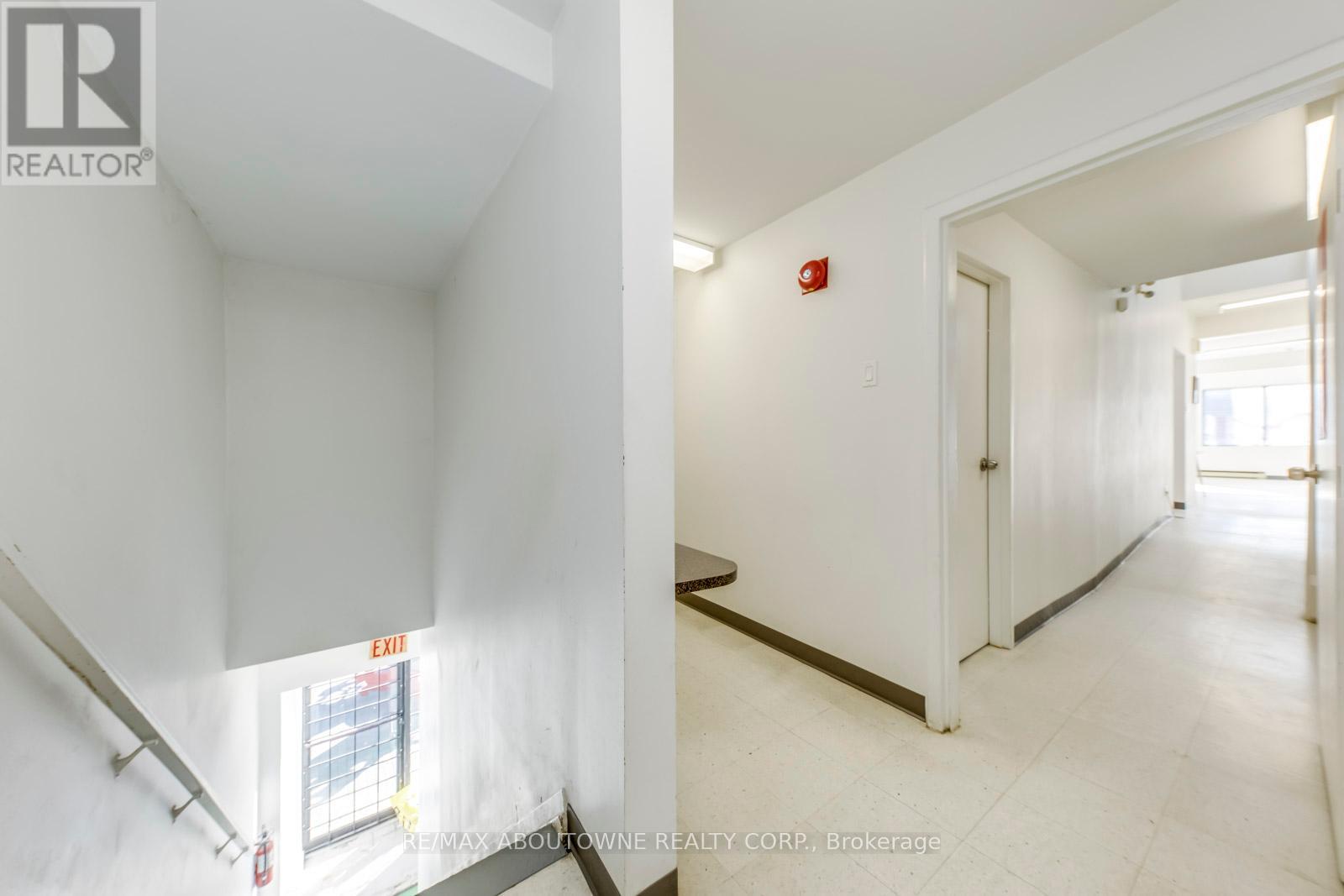2-3 Fl - 454 Dundas Street W, Toronto, Ontario  M5T 1G9 - Photo 7 - C12416090