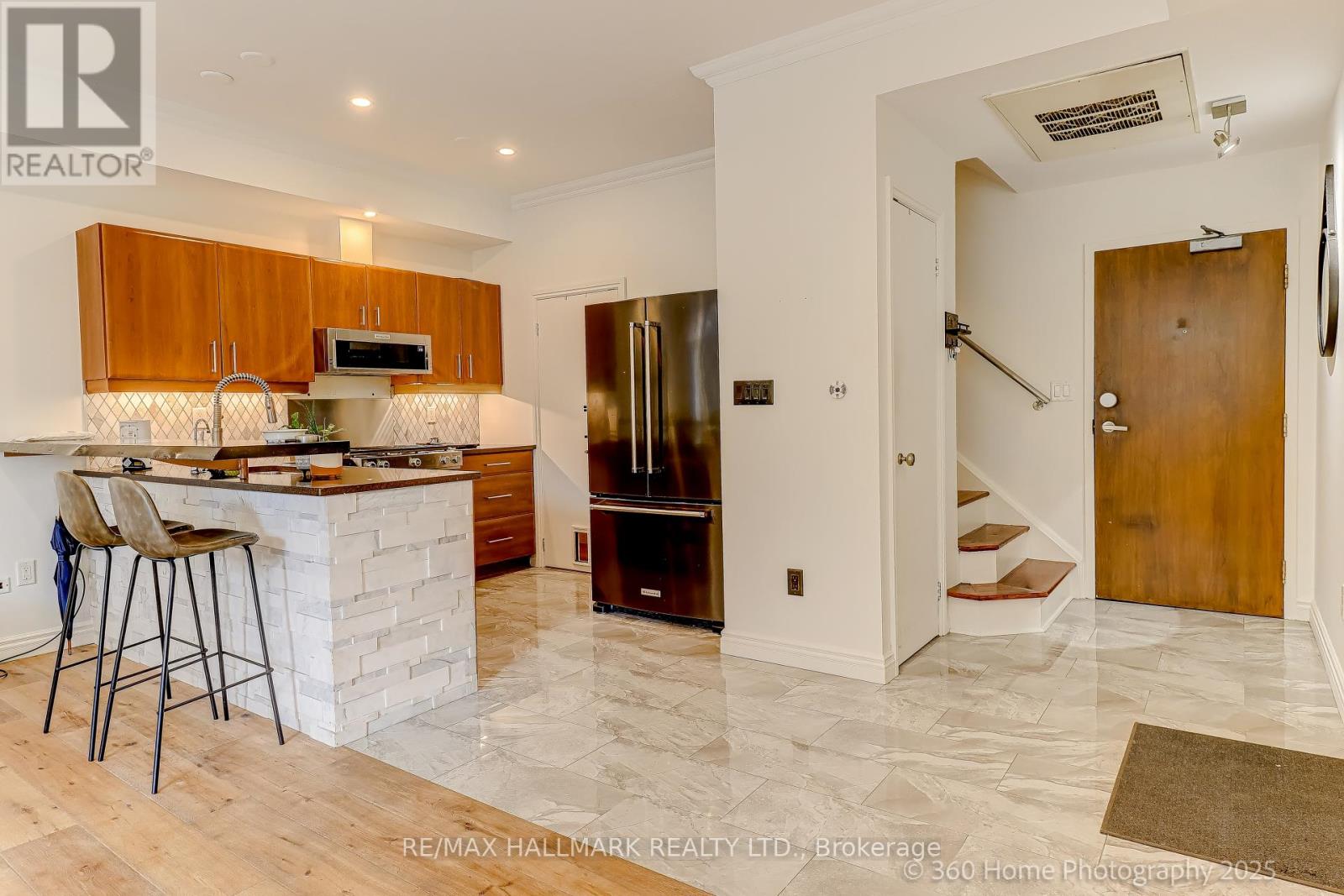 333 - 500 Richmond Street W, Toronto, Ontario  M5V 3N4 - Photo 2 - C12416107
