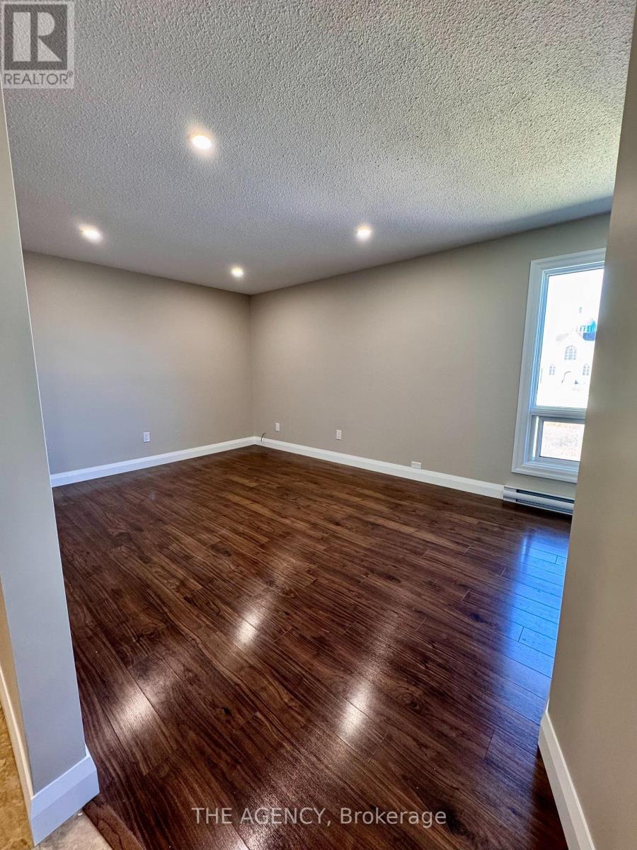 1 - 62 Bloor Street, Oshawa, Ontario  L1H 3M2 - Photo 2 - E12416082