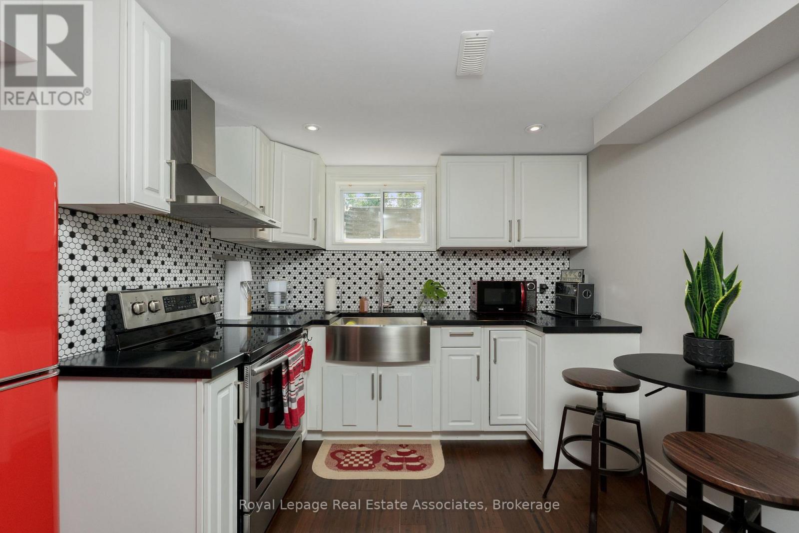 28 Newby Court, Brampton, Ontario  L6V 2R8 - Photo 31 - W12415933