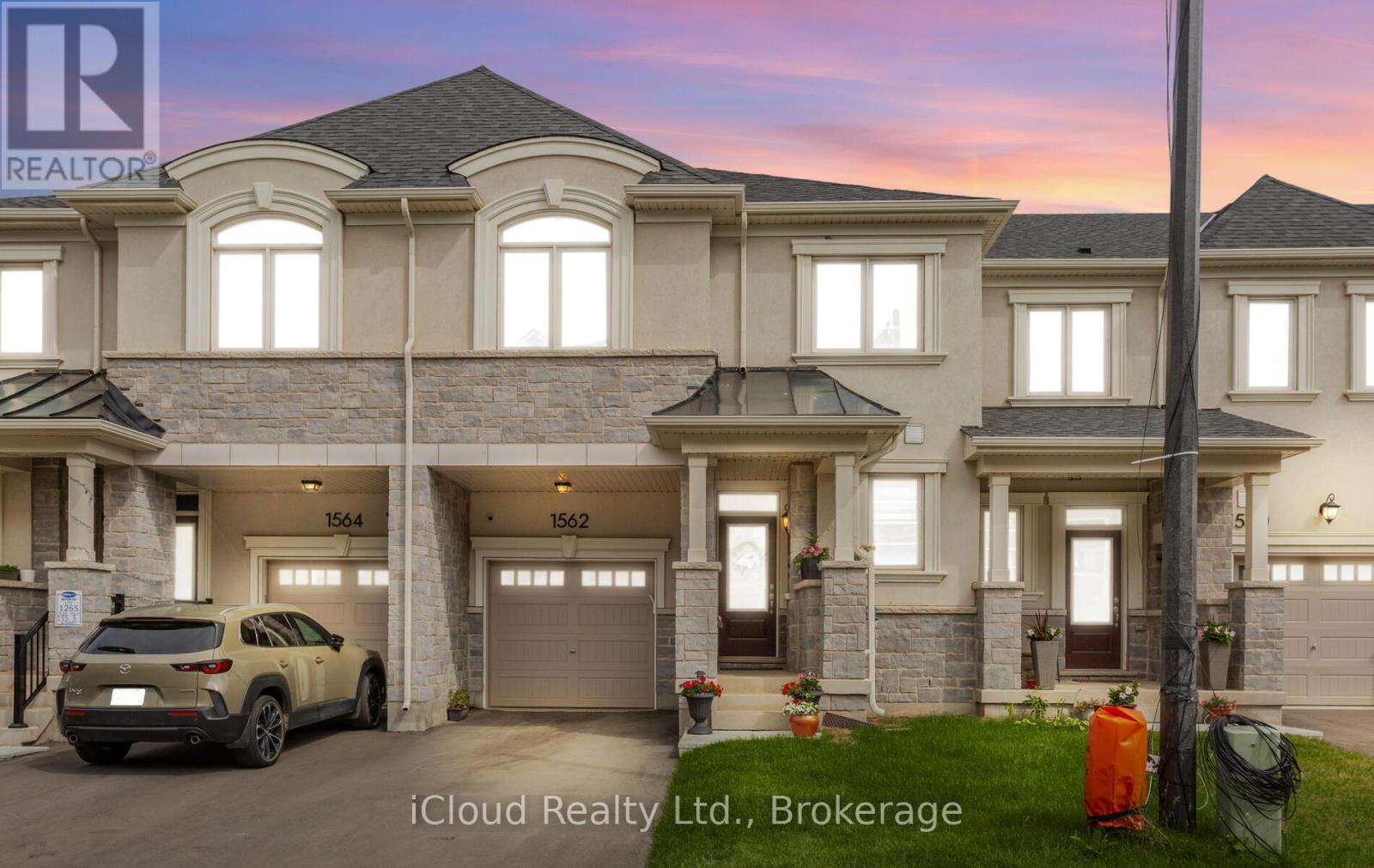 1562 Denison Place, Milton, Ontario  L9E 1Y2 - Photo 1 - W12415941