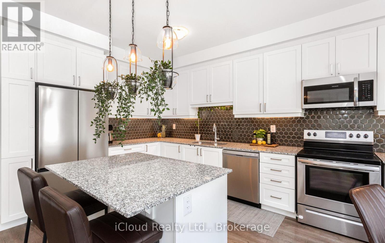 1562 Denison Place, Milton, Ontario  L9E 1Y2 - Photo 23 - W12415941