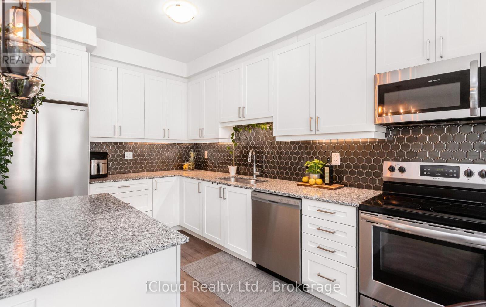 1562 Denison Place, Milton, Ontario  L9E 1Y2 - Photo 33 - W12415941