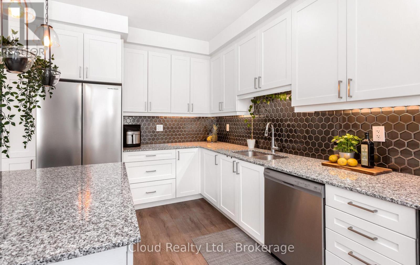 1562 Denison Place, Milton, Ontario  L9E 1Y2 - Photo 34 - W12415941