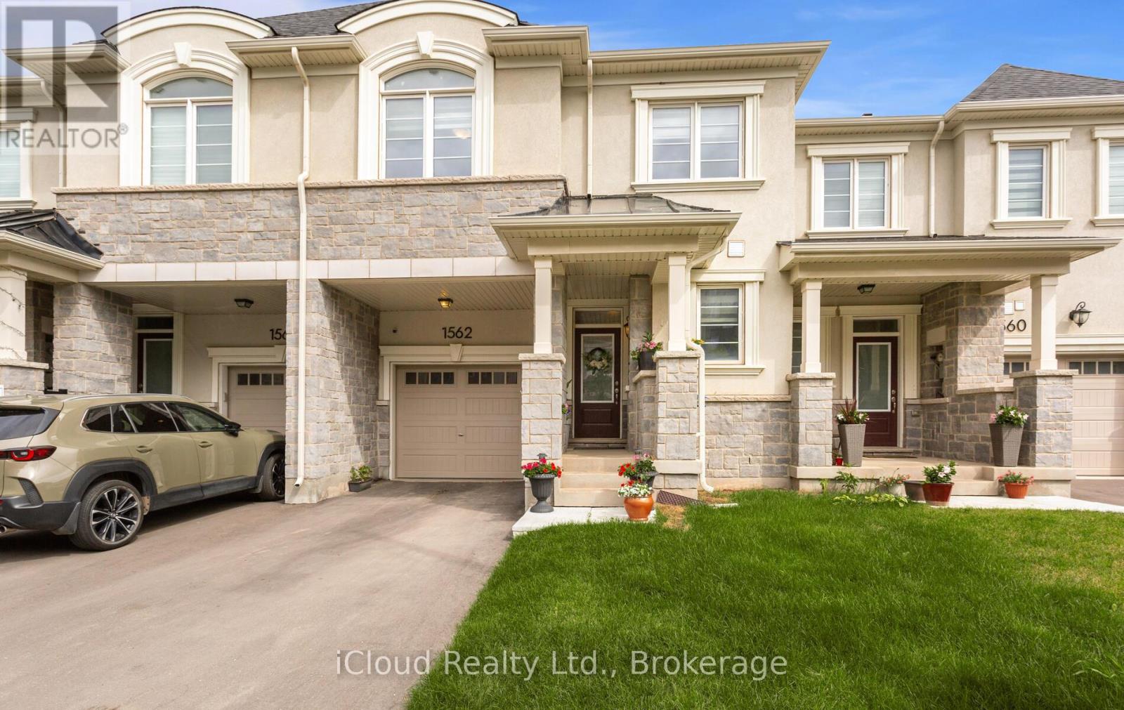 1562 Denison Place, Milton, Ontario  L9E 1Y2 - Photo 5 - W12415941