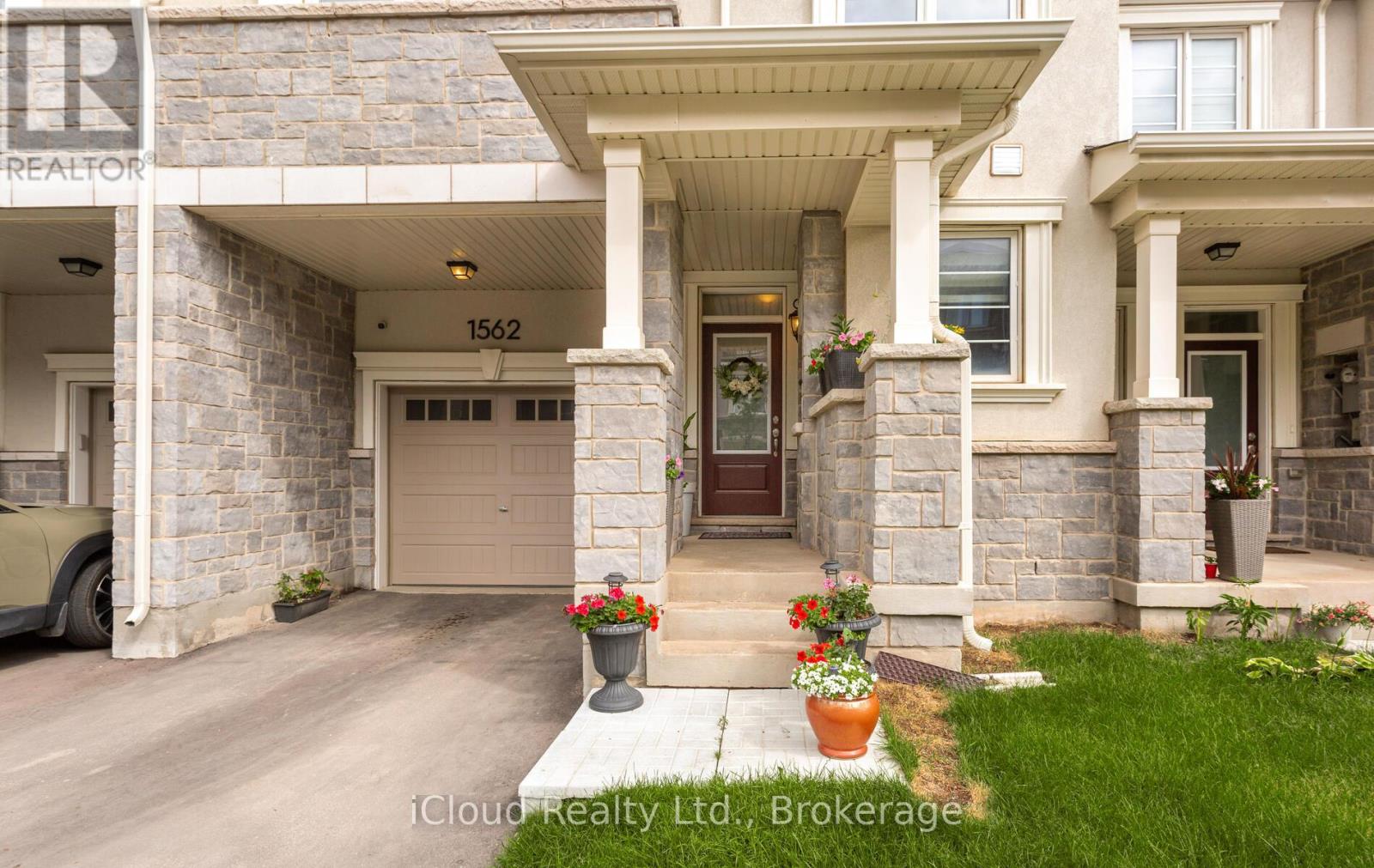1562 Denison Place, Milton, Ontario  L9E 1Y2 - Photo 6 - W12415941
