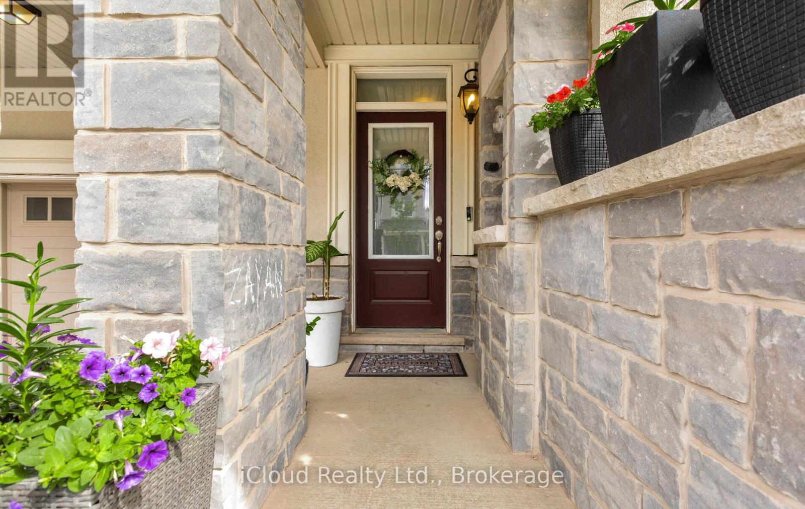 1562 Denison Place, Milton, Ontario  L9E 1Y2 - Photo 7 - W12415941
