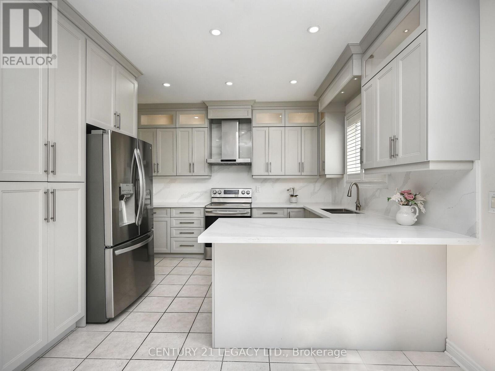 3 Bowsfield Drive, Brampton, Ontario  L6P 1C8 - Photo 13 - W12415964