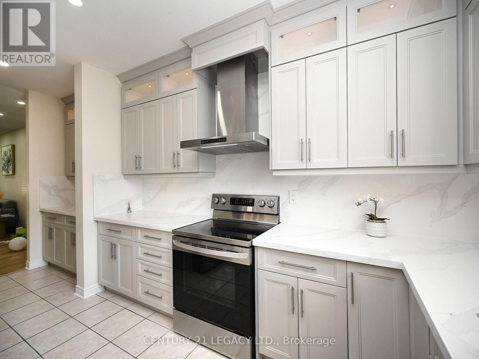 3 Bowsfield Drive, Brampton, Ontario  L6P 1C8 - Photo 18 - W12415964