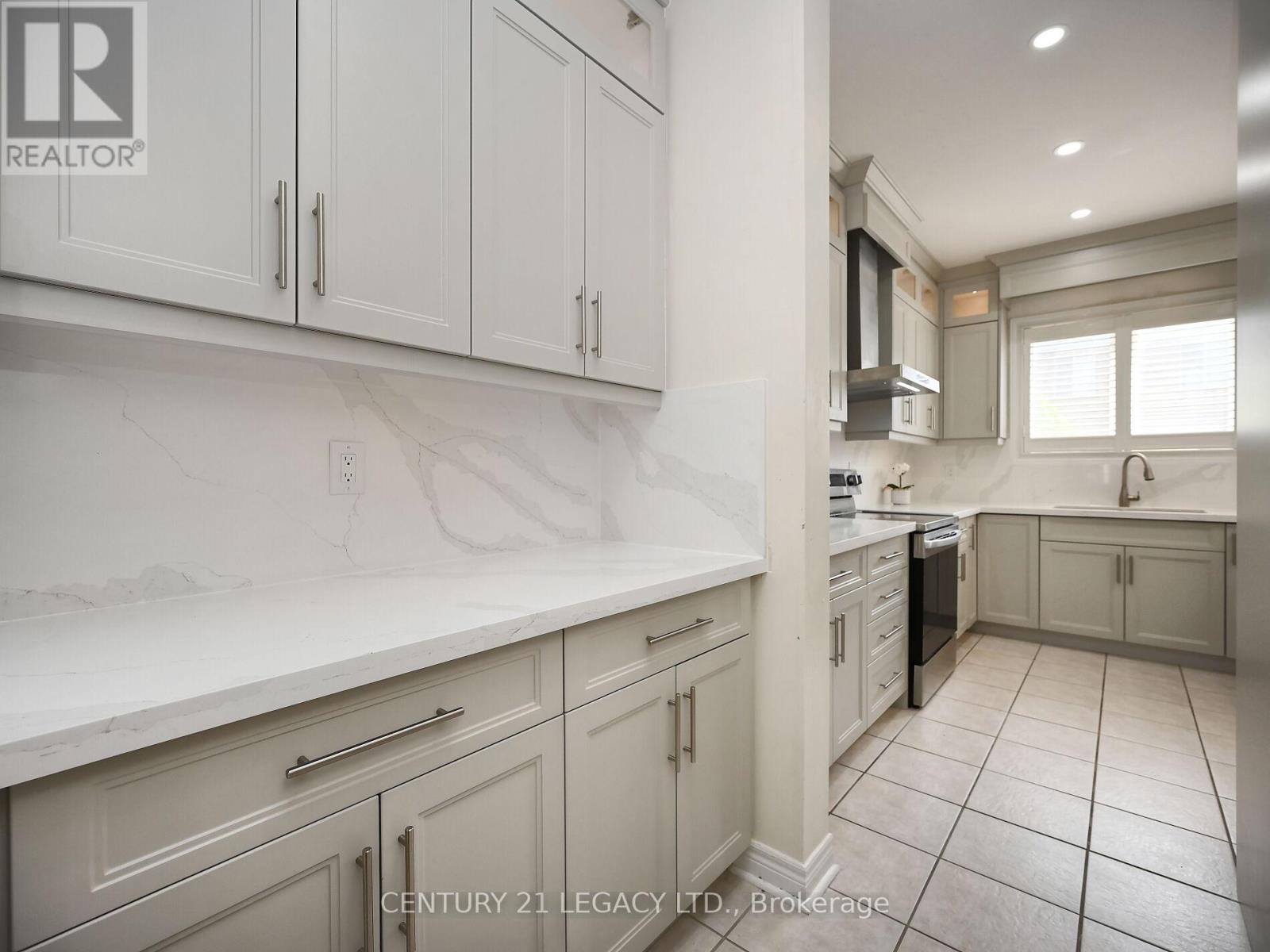3 Bowsfield Drive, Brampton, Ontario  L6P 1C8 - Photo 20 - W12415964