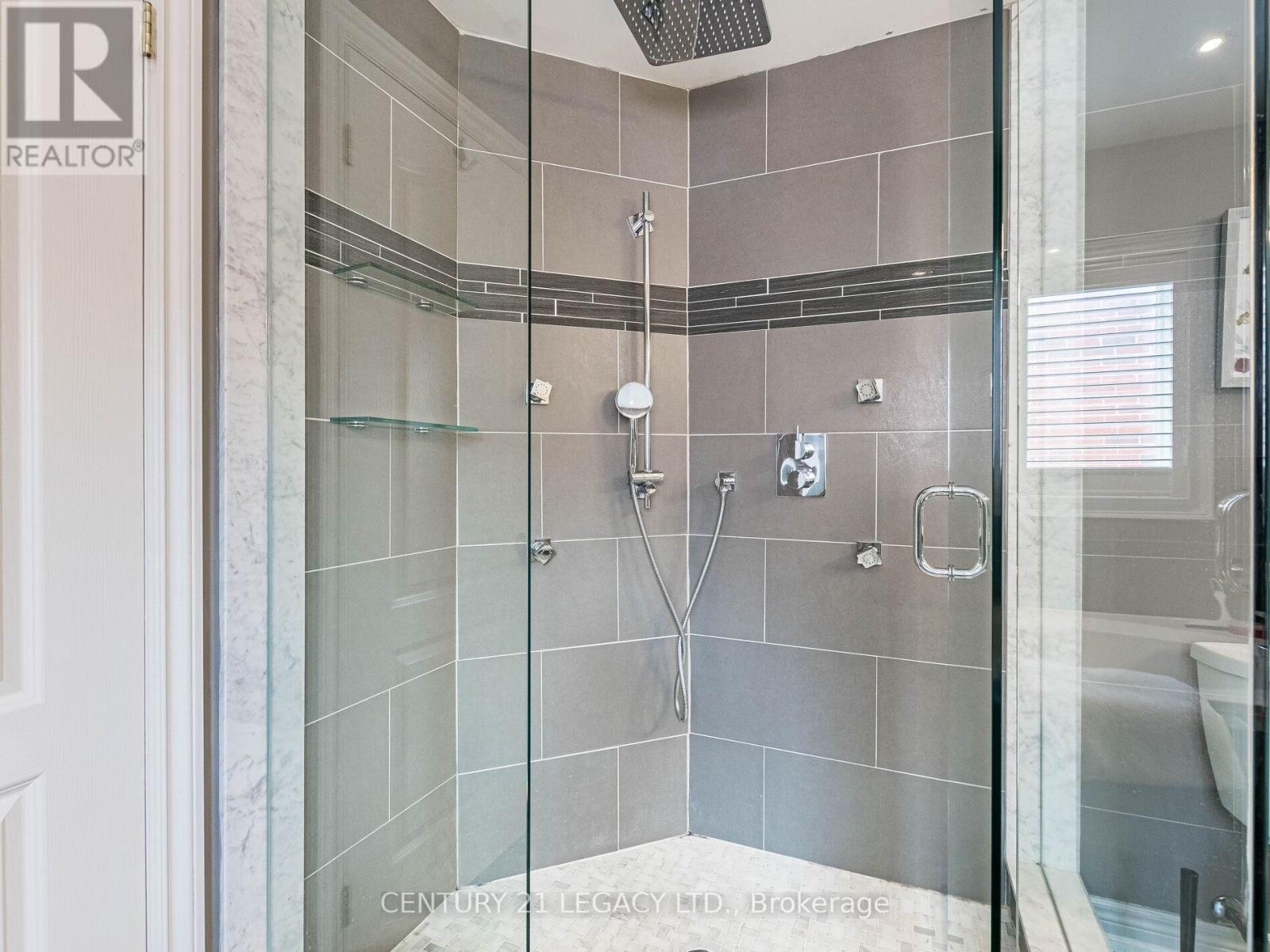 3 Bowsfield Drive, Brampton, Ontario  L6P 1C8 - Photo 32 - W12415964