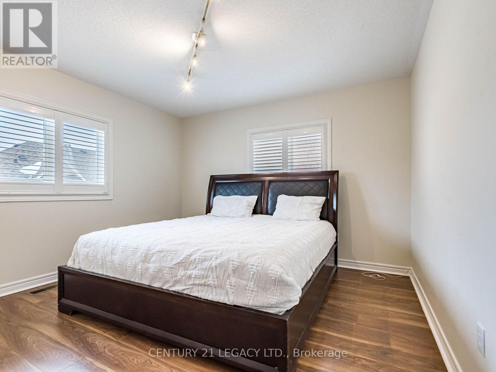 3 Bowsfield Drive, Brampton, Ontario  L6P 1C8 - Photo 42 - W12415964