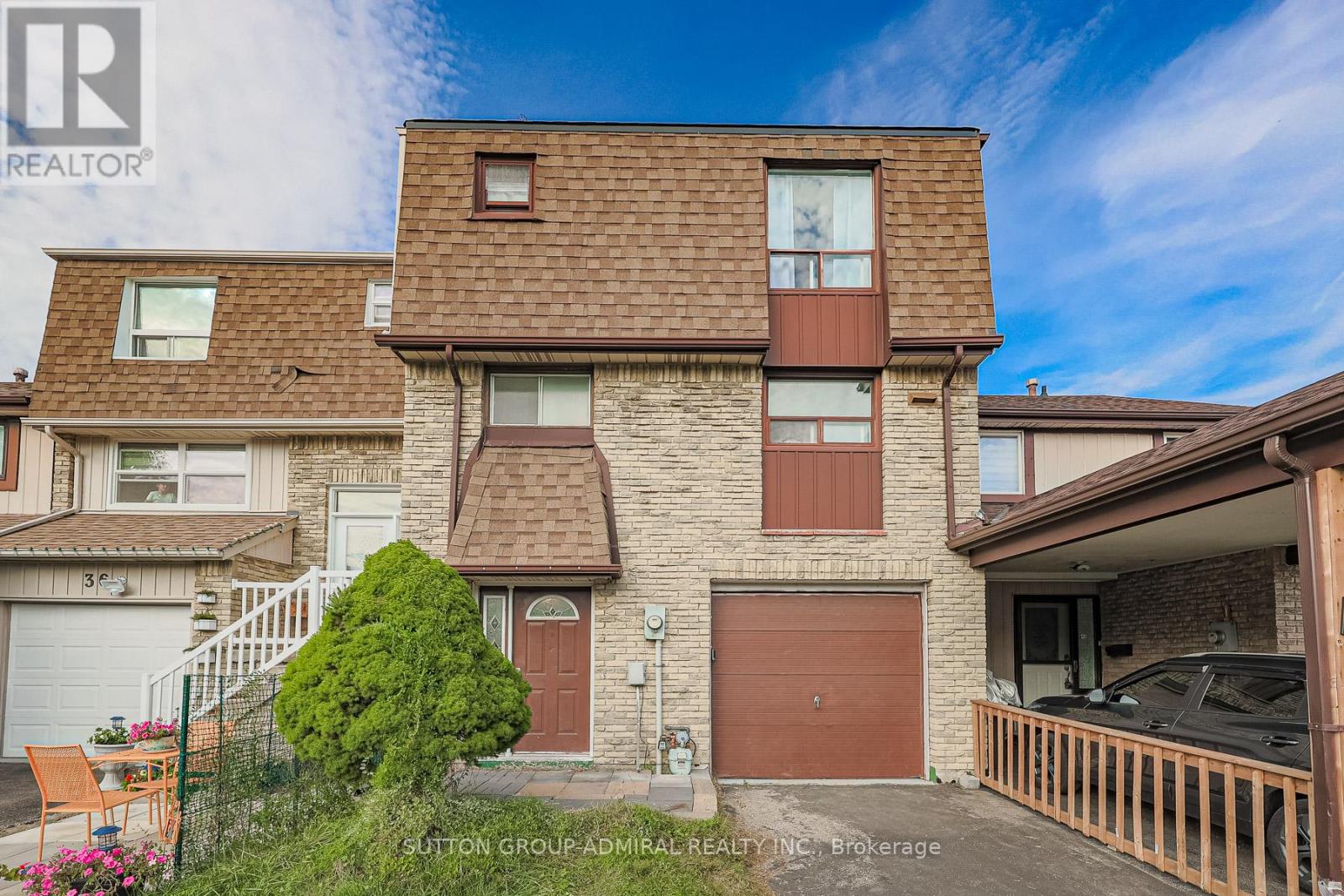 38 Macassa Court, Brampton, Ontario  L6Z 1B3 - Photo 1 - W12415967