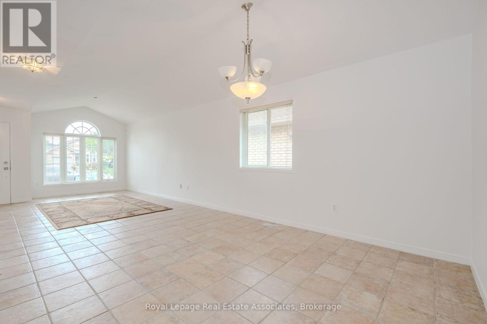 2887 Darien Road, Burlington, Ontario  L7M 4K1 - Photo 14 - W12415969