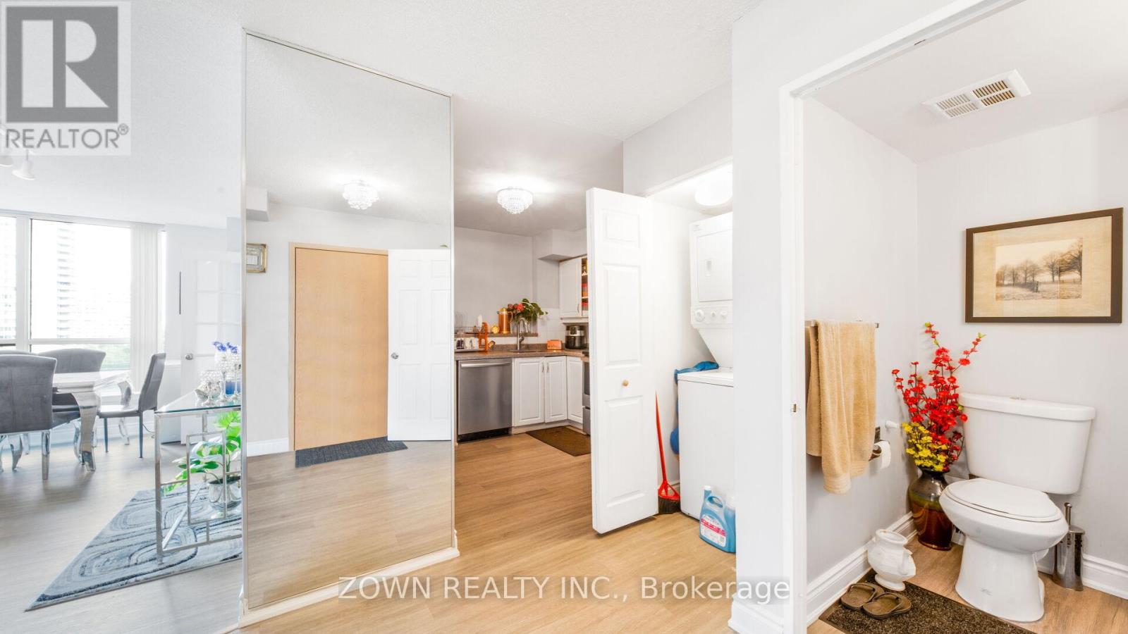 805 - 55 Elm Drive W, Mississauga, Ontario  L5B 3Z3 - Photo 13 - W12415977