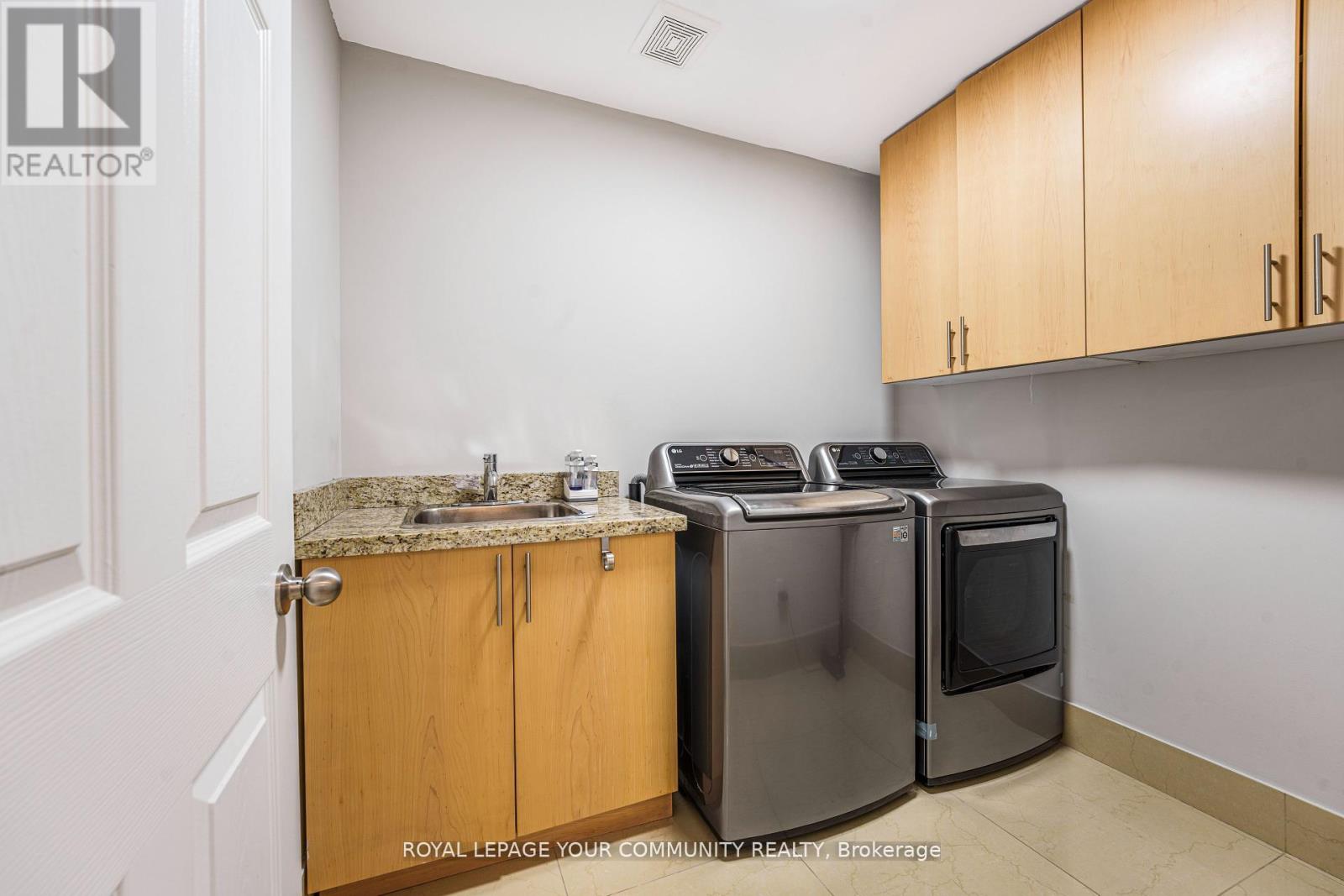 339 Thomas Cook Avenue, Vaughan, Ontario  L6A 4M1 - Photo 24 - N12416015