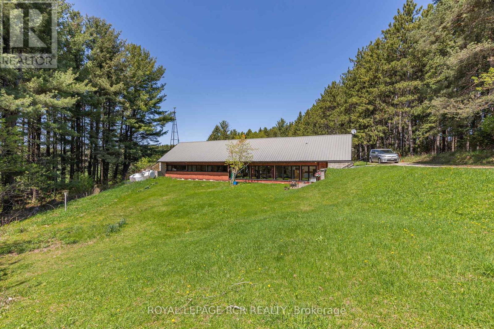 1092 Ballycroy Road, Adjala-Tosorontio, Ontario  L0N 1P0 - Photo 30 - N12416017