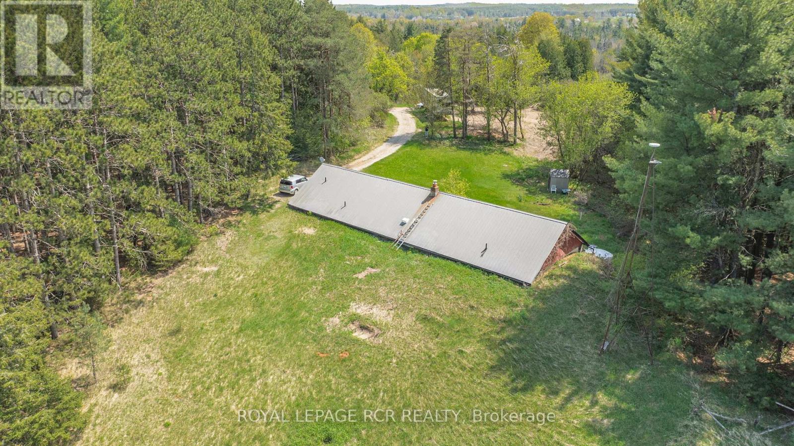 1092 Ballycroy Road, Adjala-Tosorontio, Ontario  L0N 1P0 - Photo 36 - N12416017
