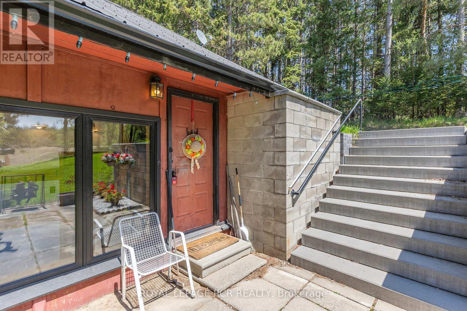 1092 Ballycroy Road, Adjala-Tosorontio, Ontario  L0N 1P0 - Photo 4 - N12416017