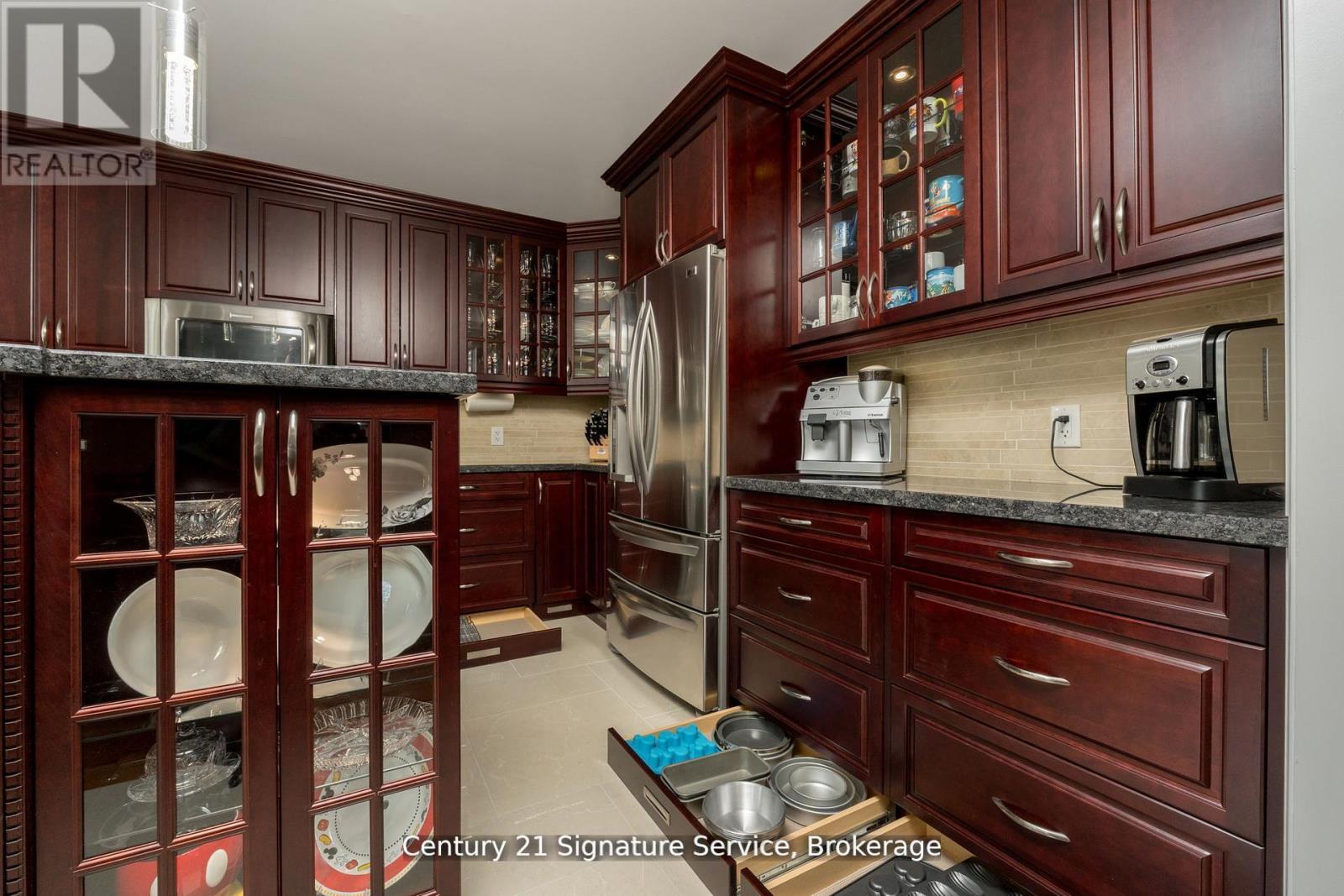 41 Faris Street, Bradford West Gwillimbury, Ontario  L3Z 0C5 - Photo 10 - N12416076
