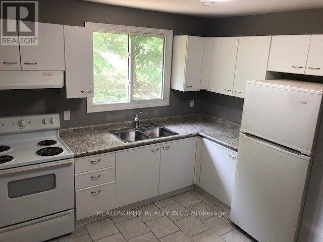 2 Christine Place, Orillia, Ontario  L3V 7P1 - Photo 7 - S12415995
