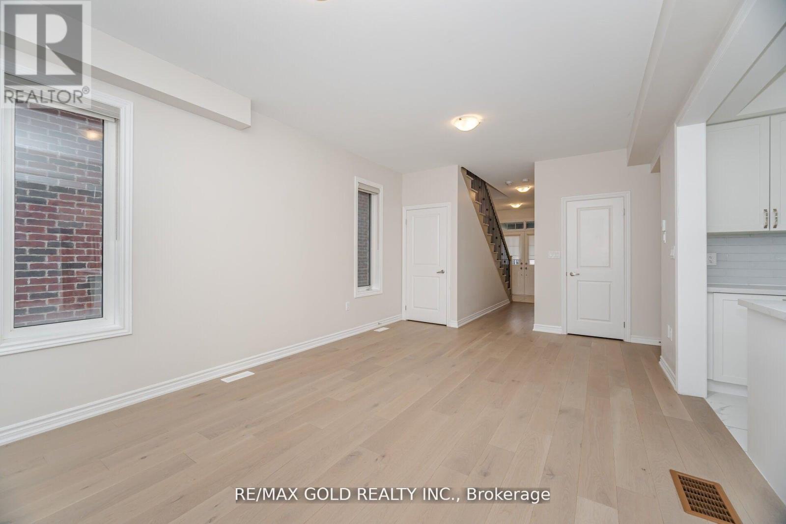50 Prudhoe Terrace, Barrie, Ontario  L9J 0L5 - Photo 6 - S12416059