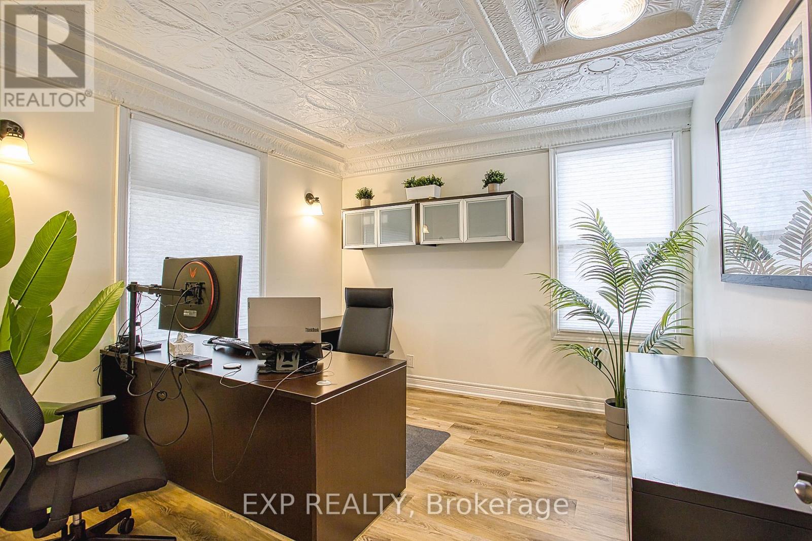 42 Ontario Street, Grimsby, Ontario  L3M 3H1 - Photo 10 - X12415992