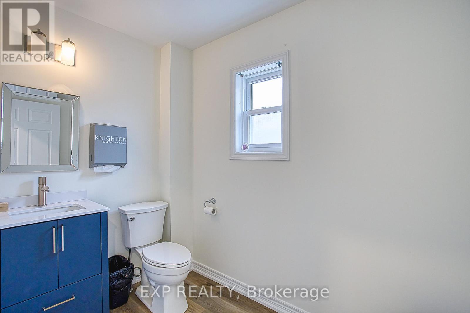 42 Ontario Street, Grimsby, Ontario  L3M 3H1 - Photo 9 - X12415992