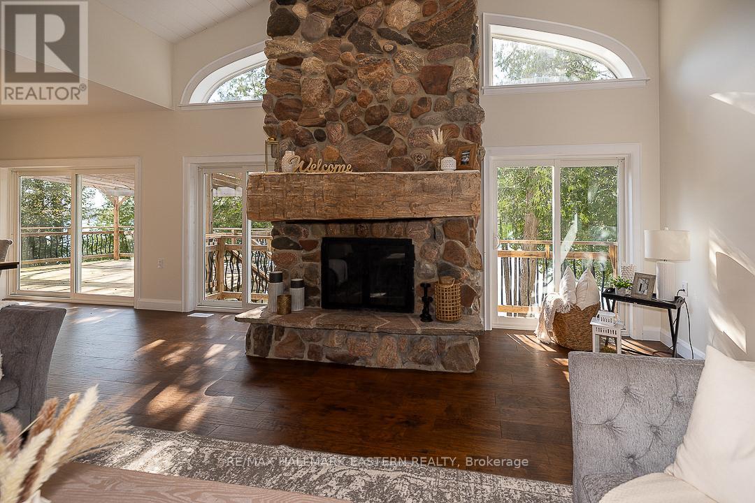 308 Indian Point Road, Kawartha Lakes, Ontario  K0M 1K0 - Photo 10 - X12416178