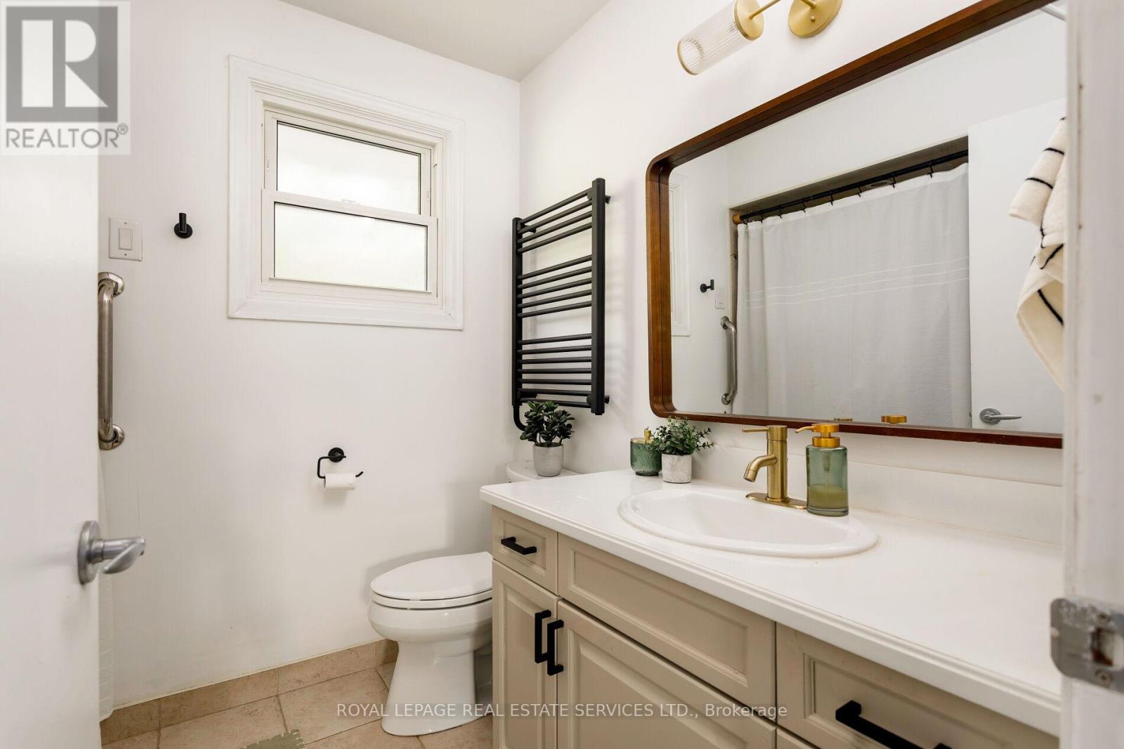 2430 Redfern Road, Burlington, Ontario  L7R 1X9 - Photo 21 - W12416034
