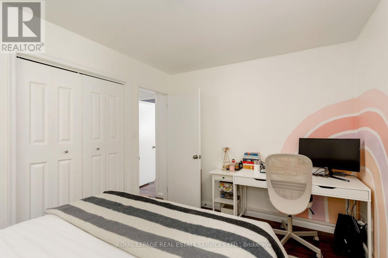 2430 Redfern Road, Burlington, Ontario  L7R 1X9 - Photo 29 - W12416034