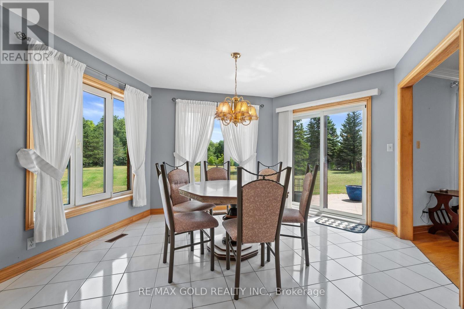 8 Ryckman Lane, Brampton, Ontario  L6P 0C7 - Photo 11 - W12416103