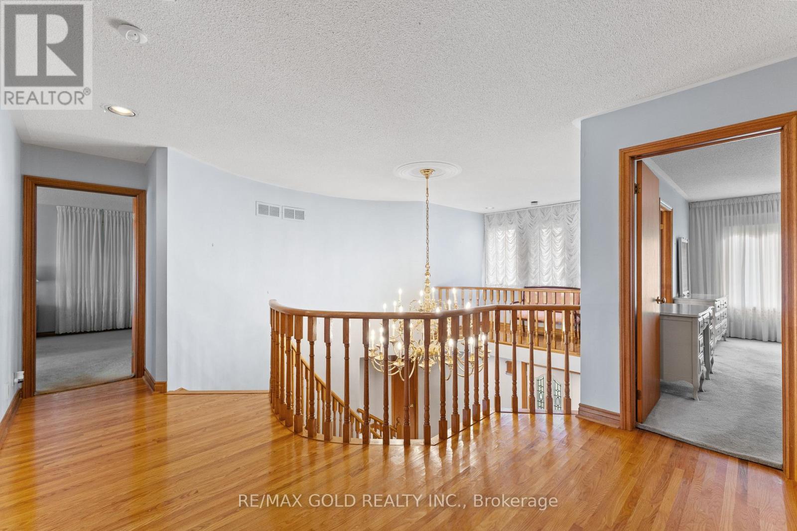 8 Ryckman Lane, Brampton, Ontario  L6P 0C7 - Photo 14 - W12416103