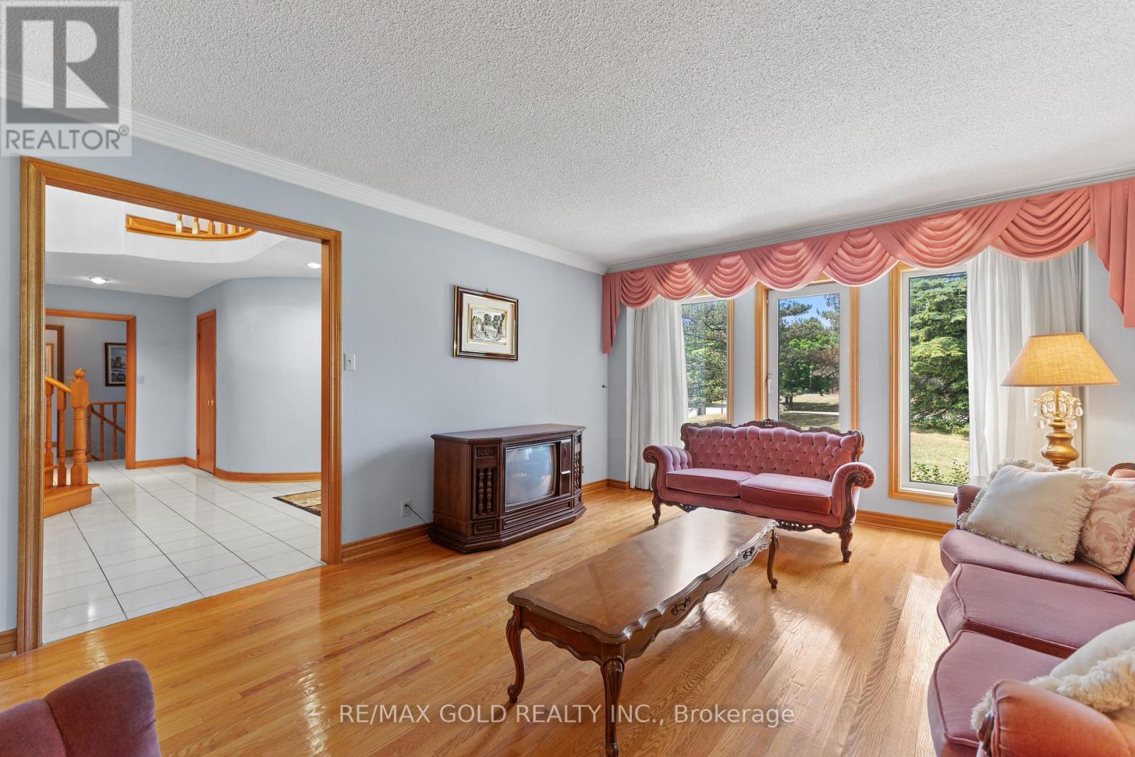 8 Ryckman Lane, Brampton, Ontario  L6P 0C7 - Photo 5 - W12416103