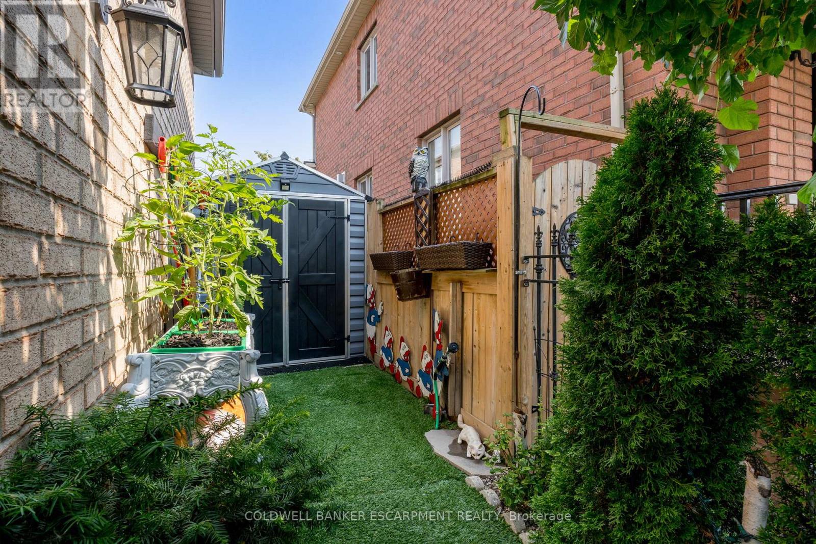 256 Landsborough Avenue, Milton, Ontario  L9T 0T4 - Photo 49 - W12416128