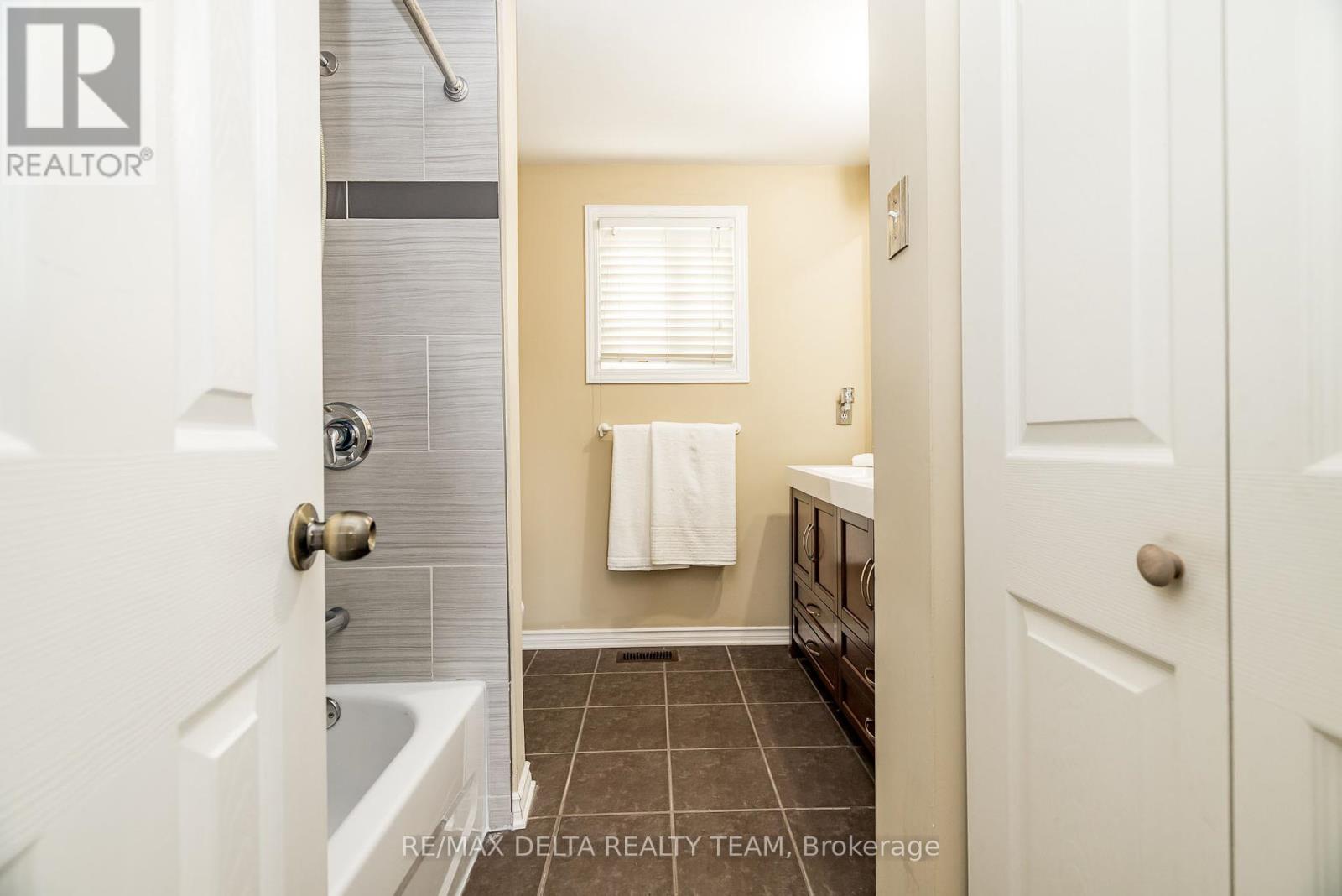 334 Omer-Lacasse Avenue, Ottawa, Ontario  K1E 2X8 - Photo 16 - X12416137