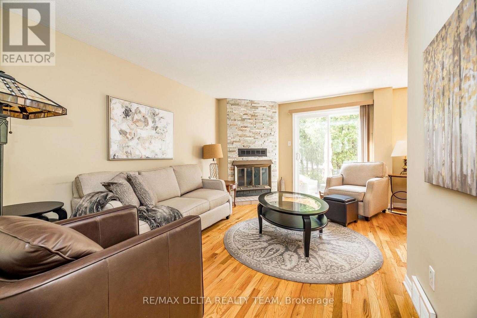 334 Omer-Lacasse Avenue, Ottawa, Ontario  K1E 2X8 - Photo 2 - X12416137