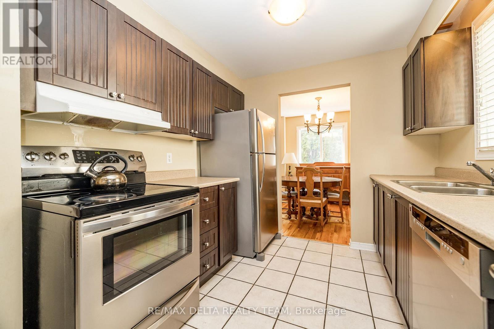334 Omer-Lacasse Avenue, Ottawa, Ontario  K1E 2X8 - Photo 6 - X12416137