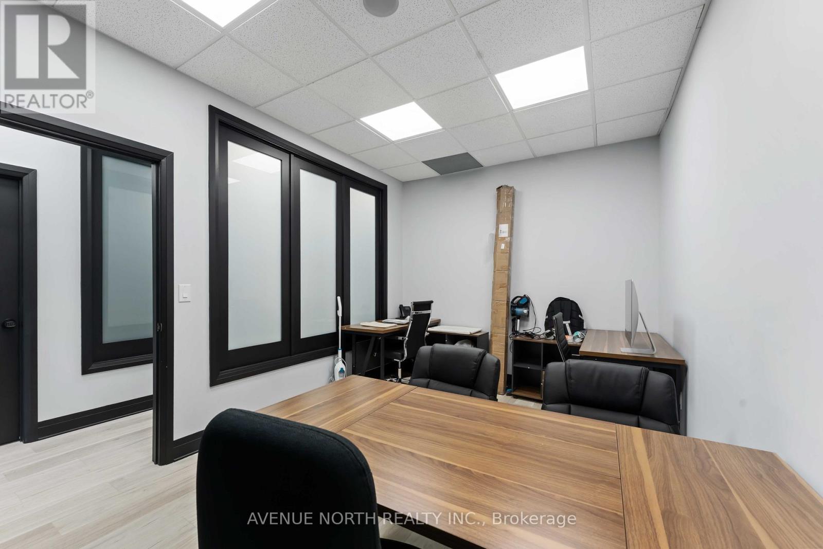 2285 St. Laurent Boulevard, Ottawa, Ontario  K1G 4Z7 - Photo 15 - X12416144