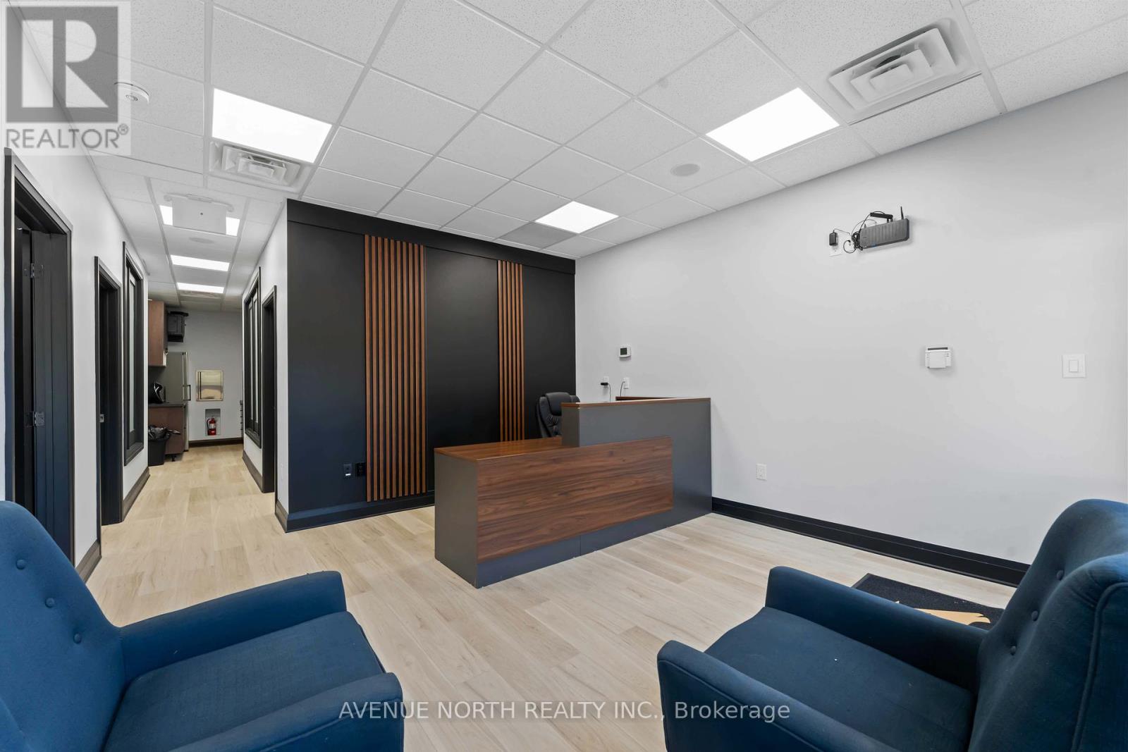 2285 St. Laurent Boulevard, Ottawa, Ontario  K1G 4Z7 - Photo 4 - X12416144
