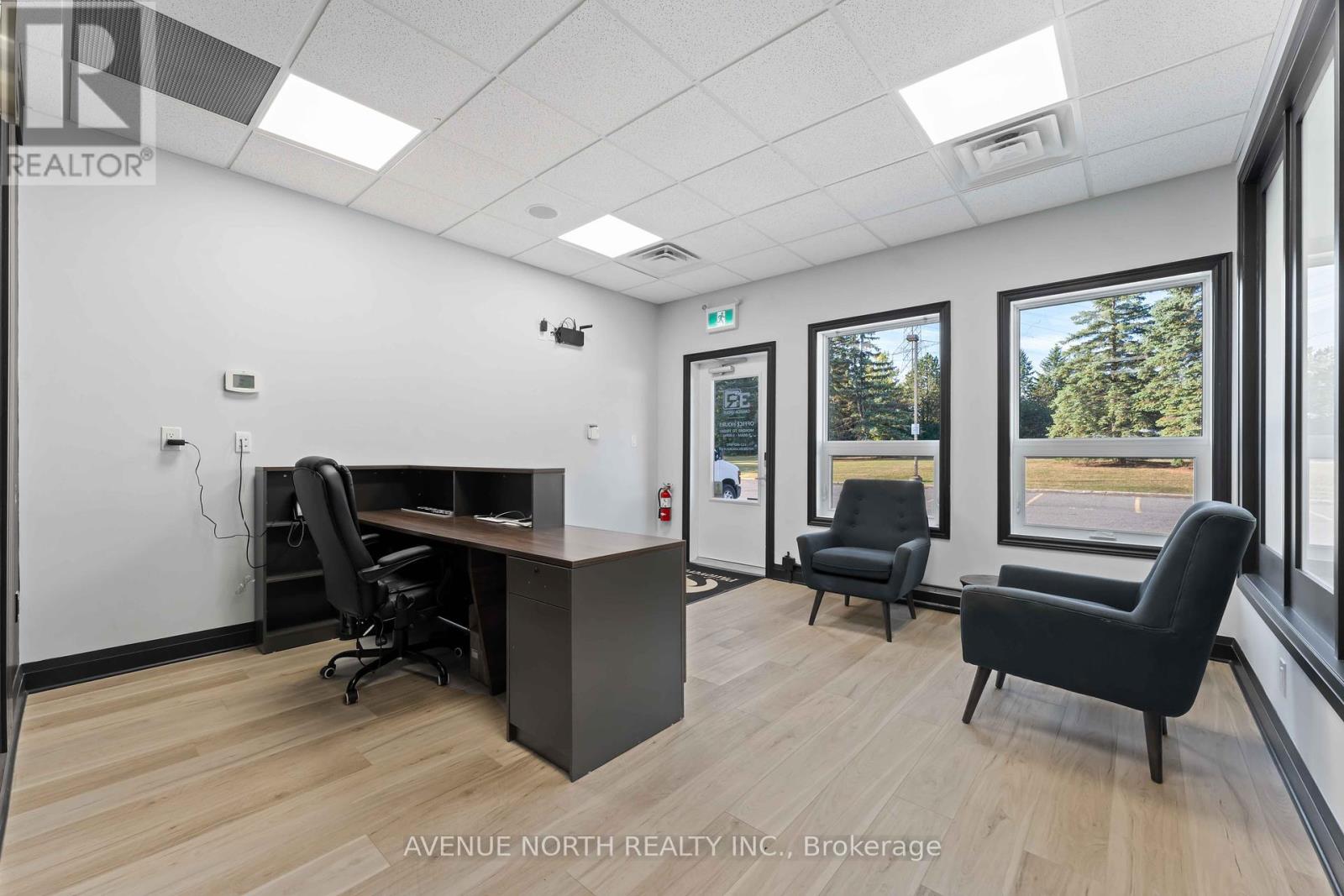 2285 St. Laurent Boulevard, Ottawa, Ontario  K1G 4Z7 - Photo 5 - X12416144