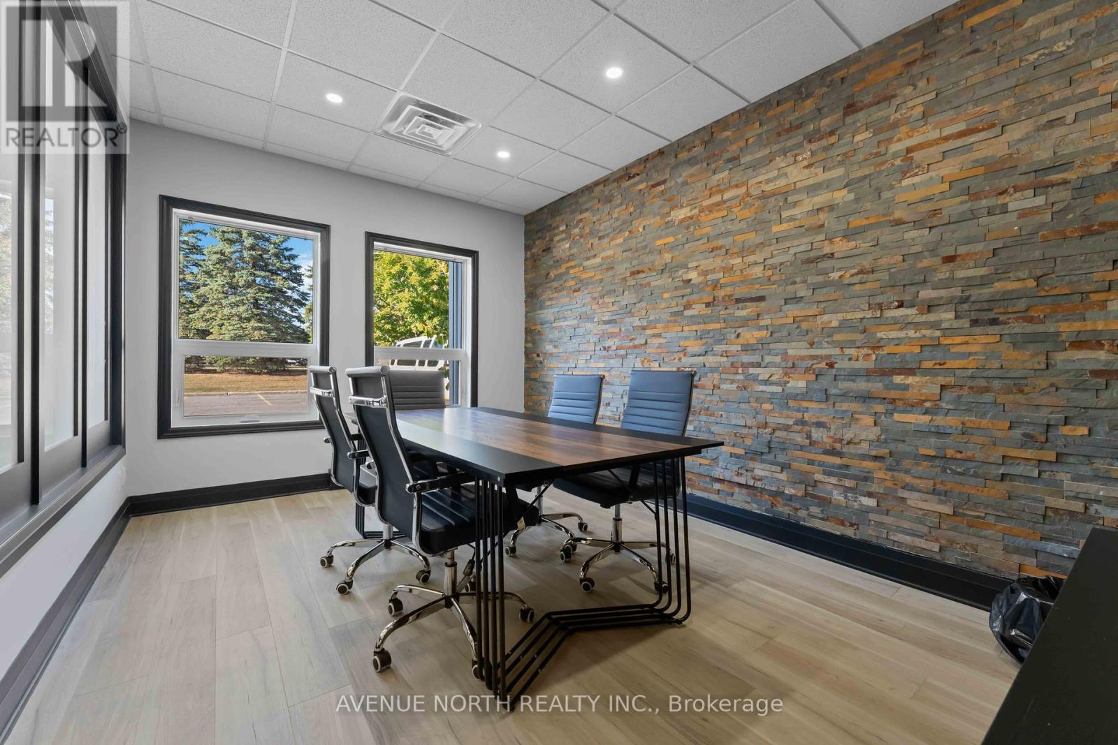 2285 St. Laurent Boulevard, Ottawa, Ontario  K1G 4Z7 - Photo 6 - X12416144