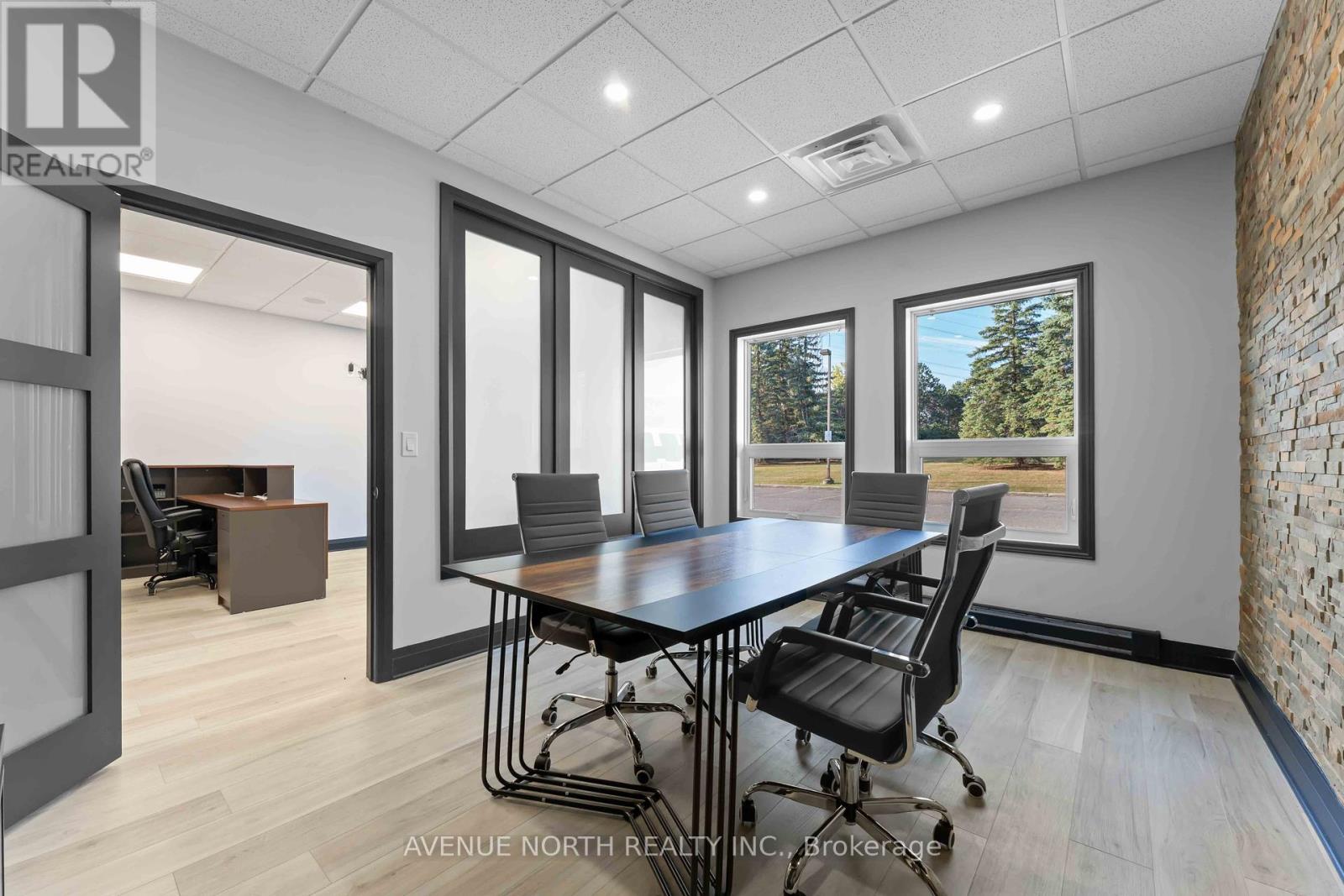 2285 St. Laurent Boulevard, Ottawa, Ontario  K1G 4Z7 - Photo 7 - X12416144