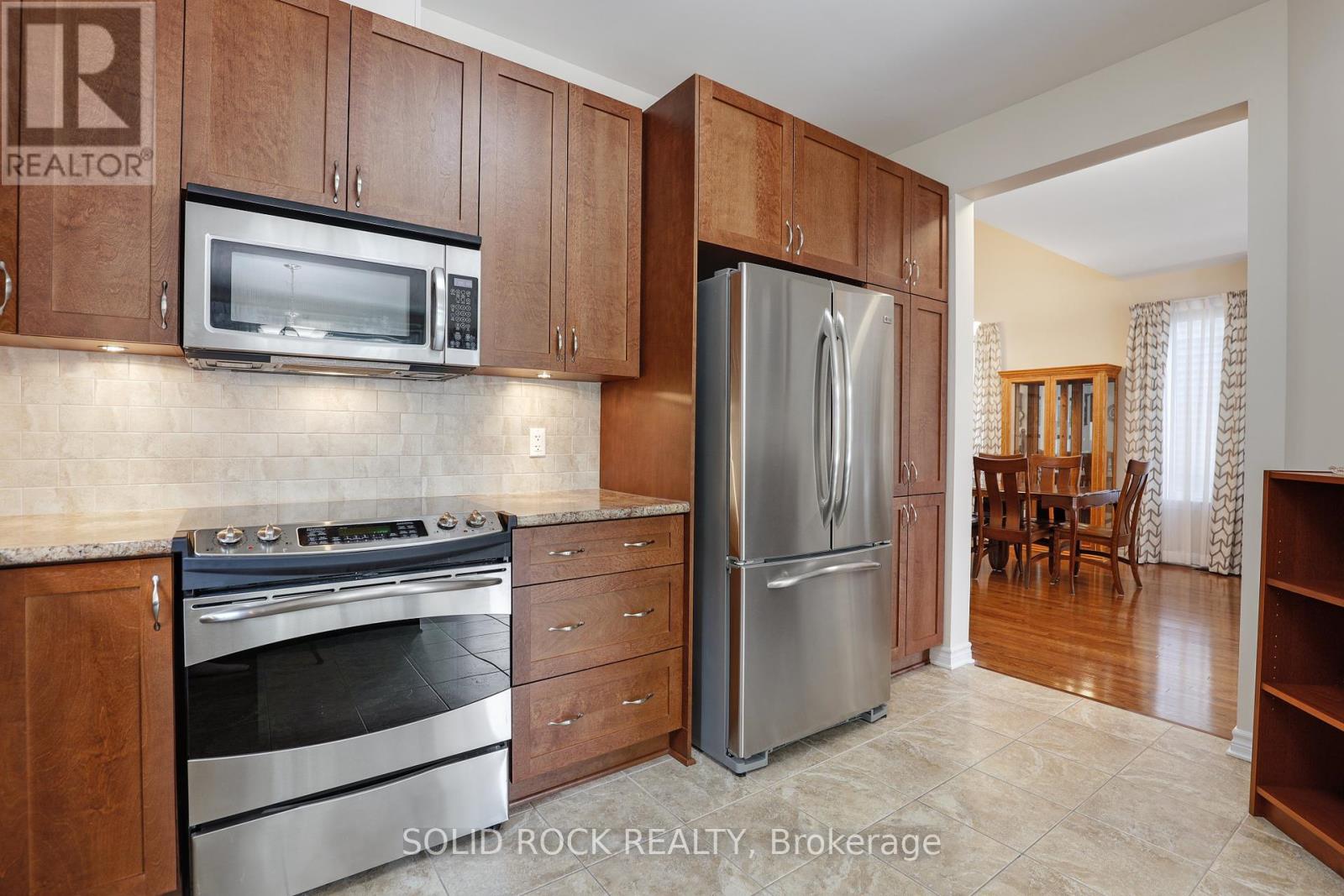 706 Wrangler Circle, Ottawa, Ontario  K2S 0R2 - Photo 16 - X12416168