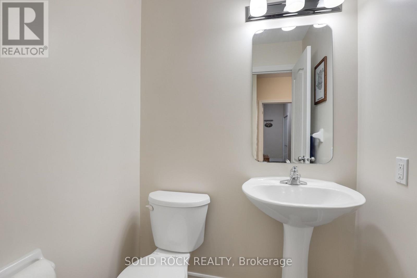 706 Wrangler Circle, Ottawa, Ontario  K2S 0R2 - Photo 6 - X12416168